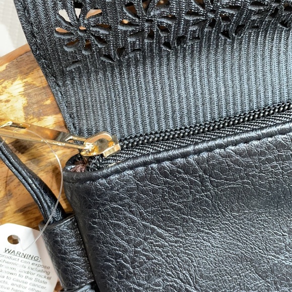 💓NEW W/T Crossbody Bags w/ Tassel Shoulder Bag Sling Bag Shopping Trav… - Picture 4 of 7